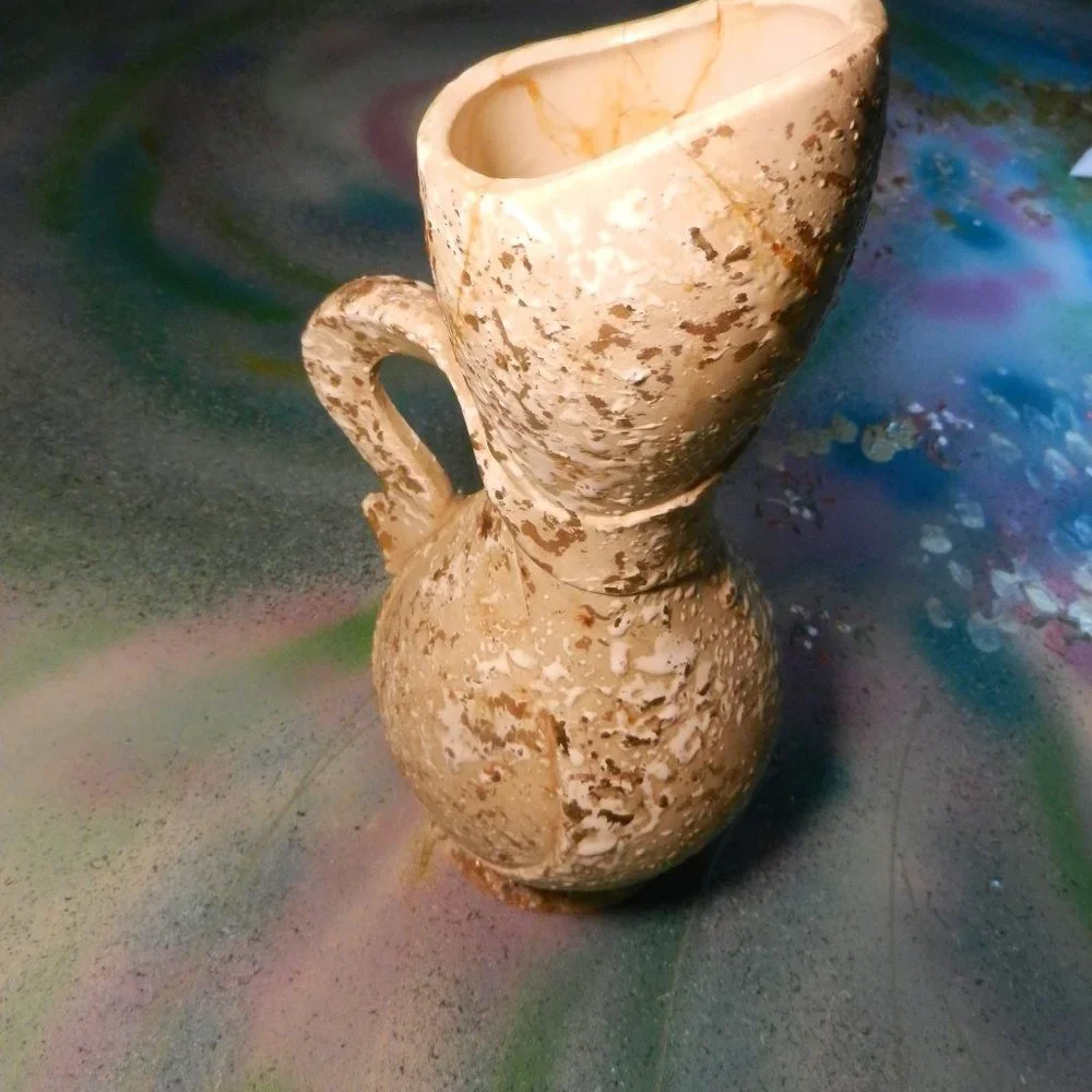 VTG cream gold textured spatter urn vase w handle **read description** - Picture 5 of 14